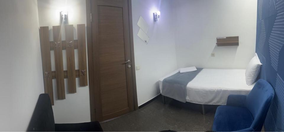 Enigma Hostel 耶烈万 外观 照片