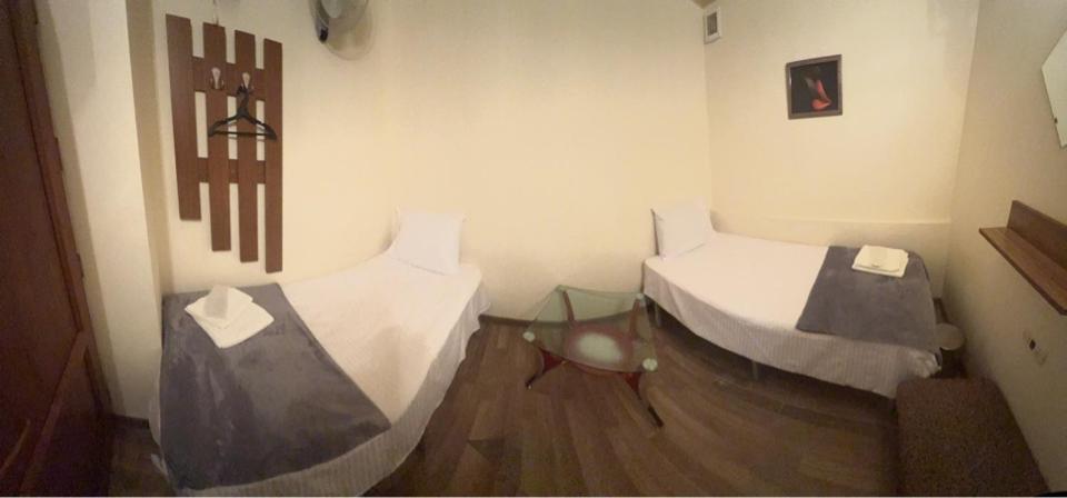 Enigma Hostel 耶烈万 外观 照片