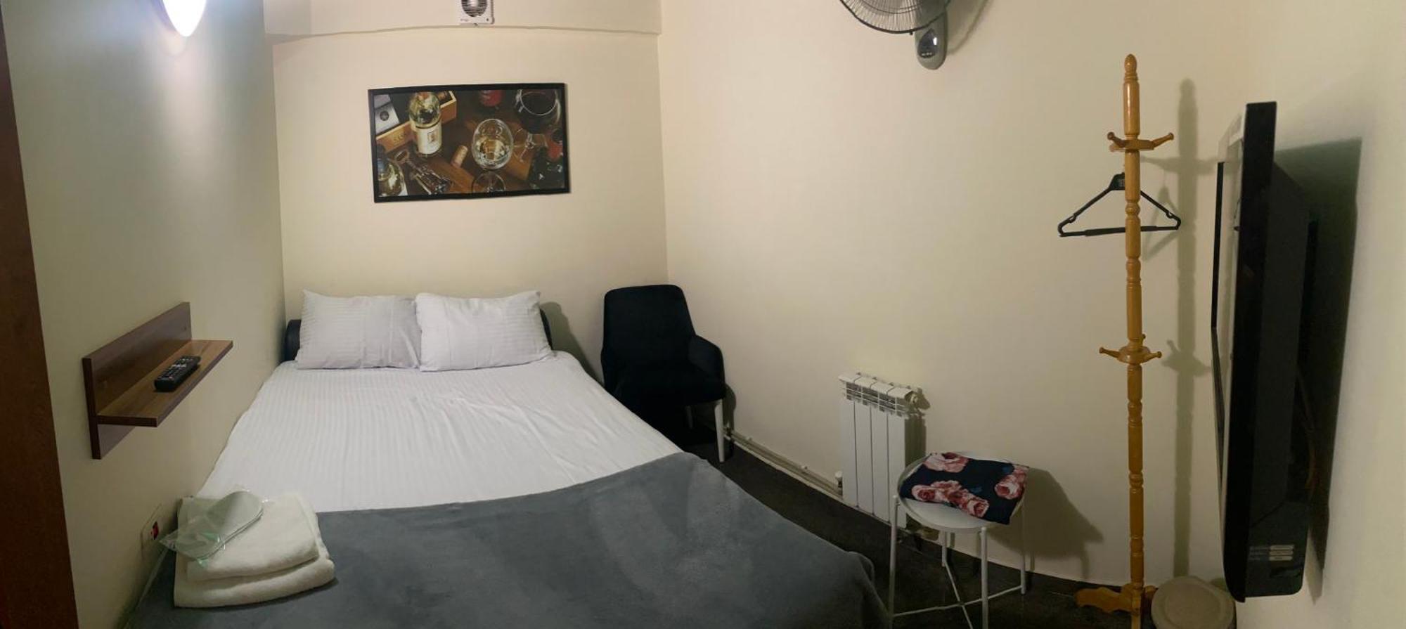 Enigma Hostel 耶烈万 外观 照片